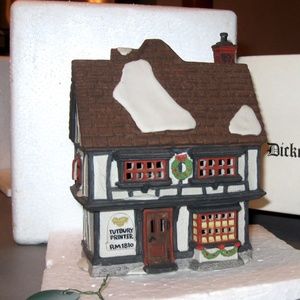 Dickens' Village King's Road - Set of 2